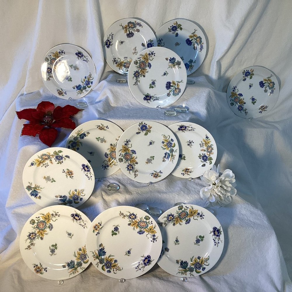 Haviland Co Limoges Schleiger 686a set of 12 Dessert Plates